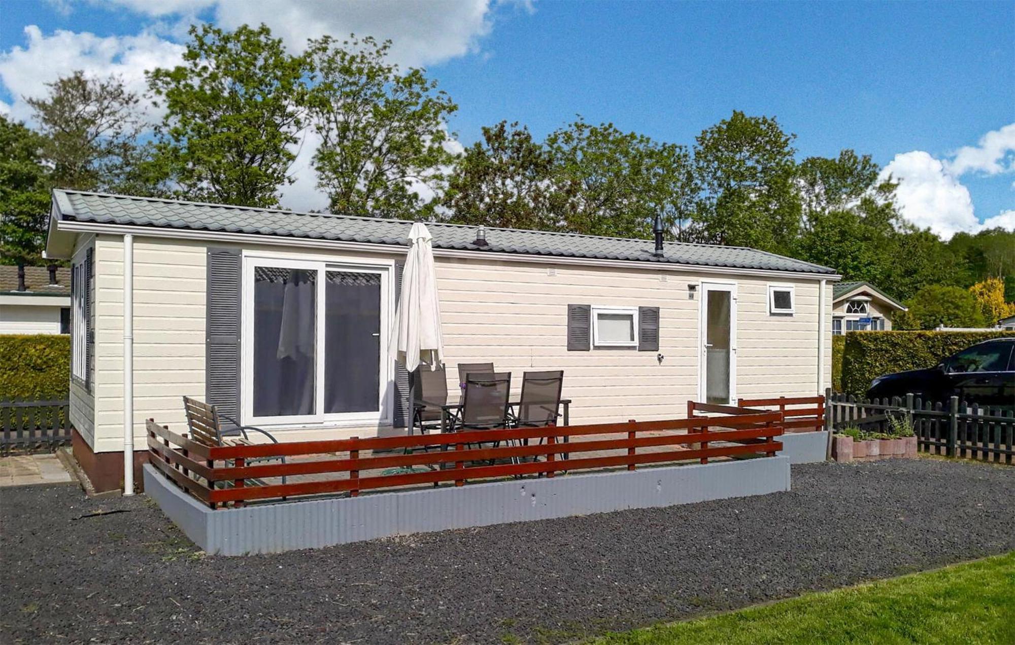 Amazing caravan in Tzummarum with 3 Bedrooms&WiFi Buitenkant foto